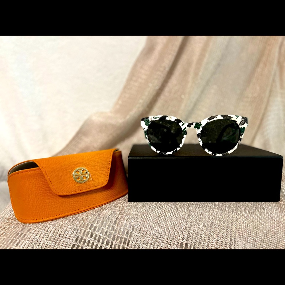 BRAND NEW. Tory Burch Sunglasses. 52mm